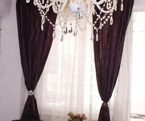 Bella Elia Daire Split